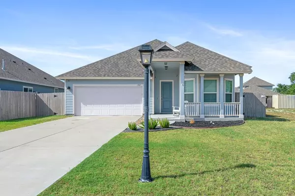 152 Shadow Moss, Rockport, TX 78382