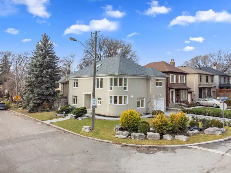 61 Bennington Heights DR, Toronto C11, ON M4G 1A8