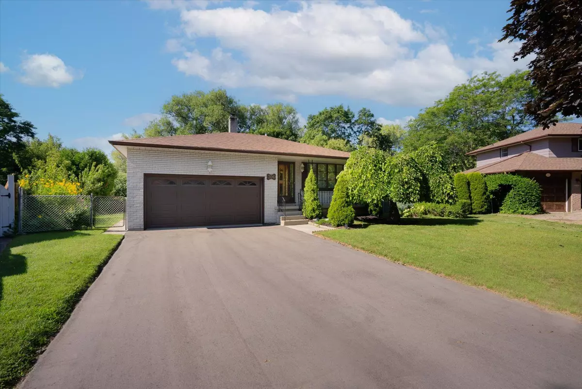 Oshawa, ON L1G 3C6,706 Tulip CT