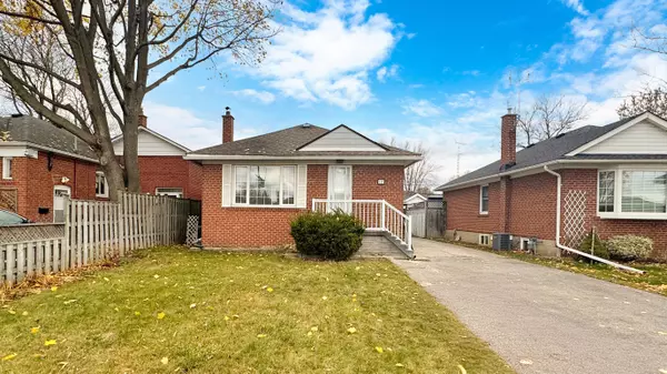 Toronto E04, ON M1R 3M9,117 Marchington CIR