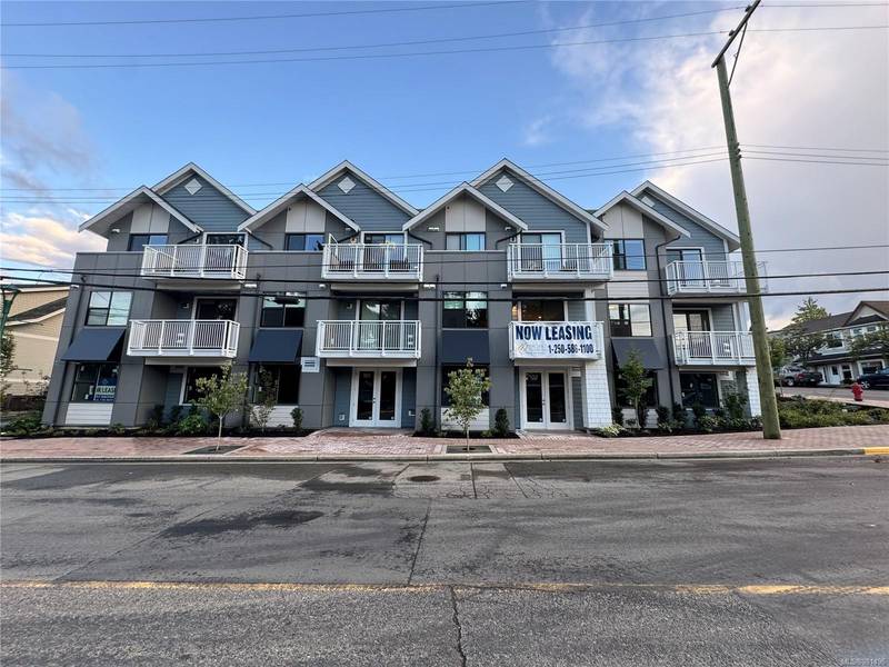 190-194 First Ave W #103, Qualicum Beach, BC V9K 1H1