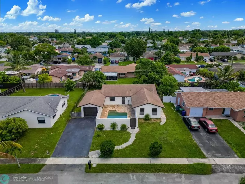 8311 NW 45th St, Lauderhill, FL 33351