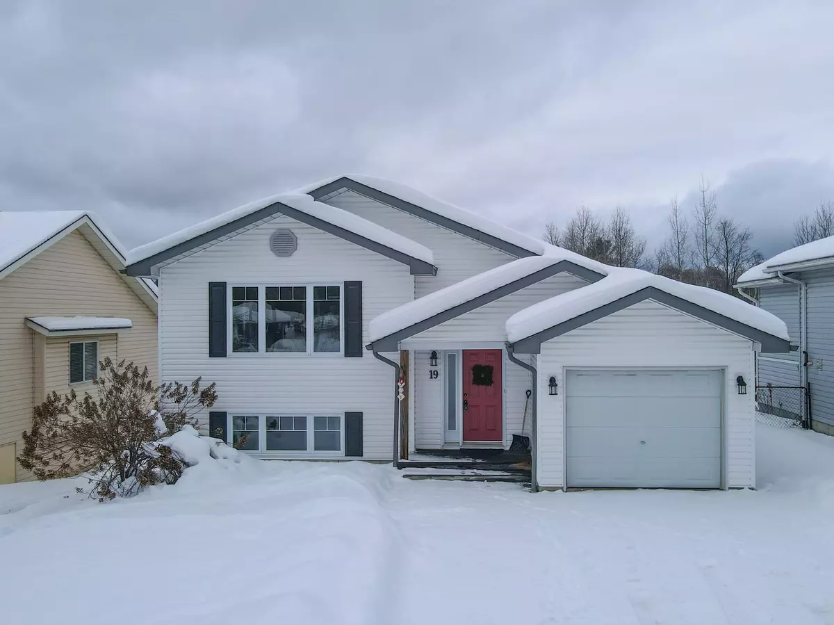 Huntsville, ON P1H 1Y3,19 Cairns CRES