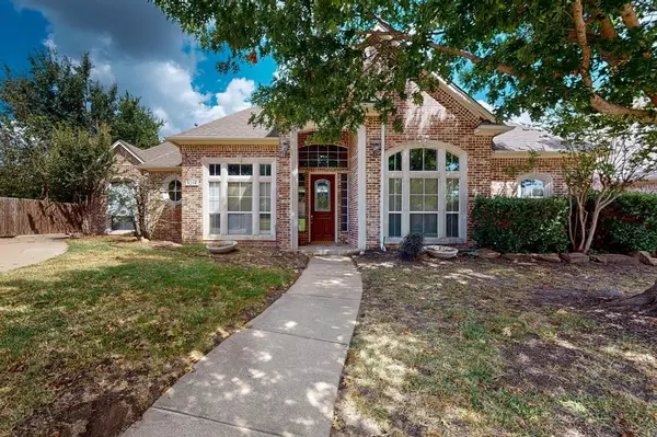 8204 Edgemont Court, North Richland Hills, TX 76182