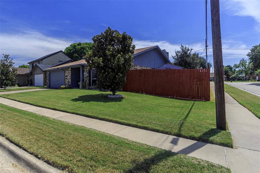 2214 Havenwood Drive, Arlington, TX 76018