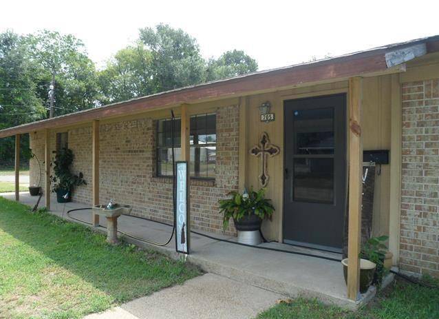 705 Porter Street, Mineola, TX 75773