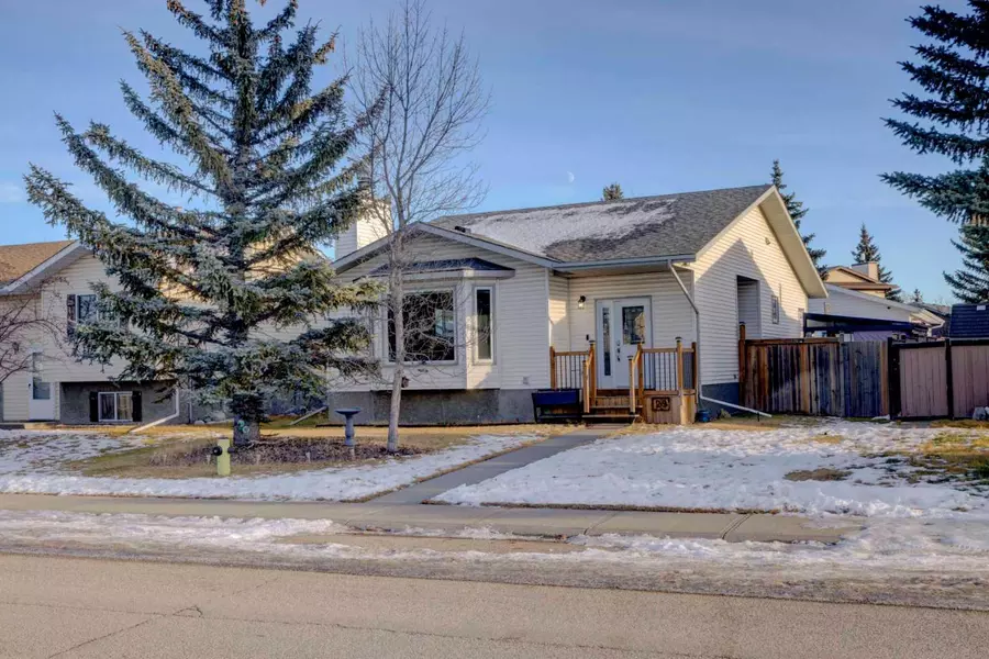 29 West Edge RD, Cochrane, AB T4C 1J4