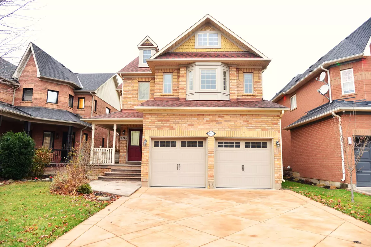 Mississauga, ON L5W 1J3,1093 Lamplight WAY