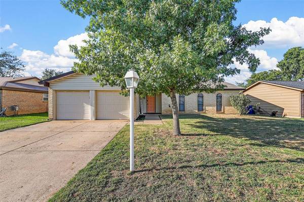 229 E Cunningham Avenue, Crowley, TX 76036