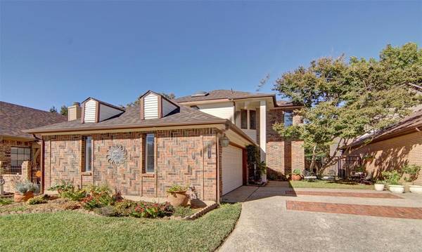 3017 Everest Drive, Bedford, TX 76021