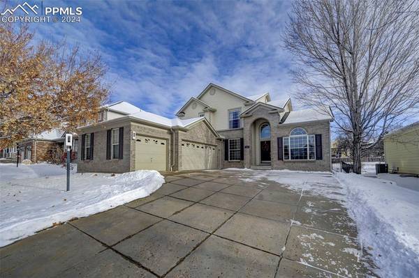 1390 Peninsula CIR, Castle Rock, CO 80104