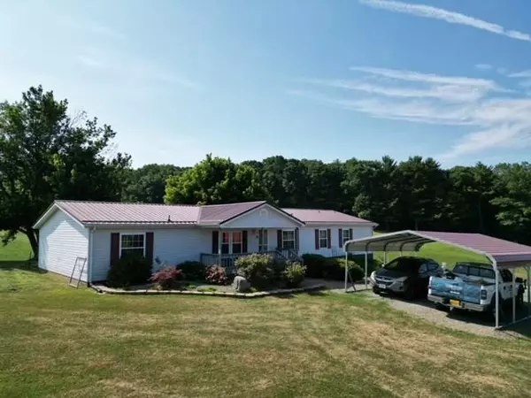 827 Lovell Rd, Hillsville, VA 24343