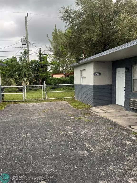 1707 NW 7th Ct, Fort Lauderdale, FL 33311