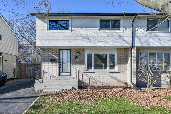 18 Palmer RD, Hamilton, ON L8T 3E6