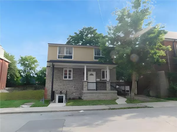 Hamilton, ON L8L 2L8,8 Harvey ST