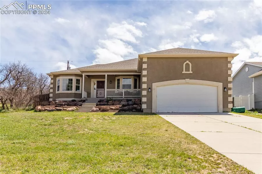 809 Meadow LN, Palmer Lake, CO 80133