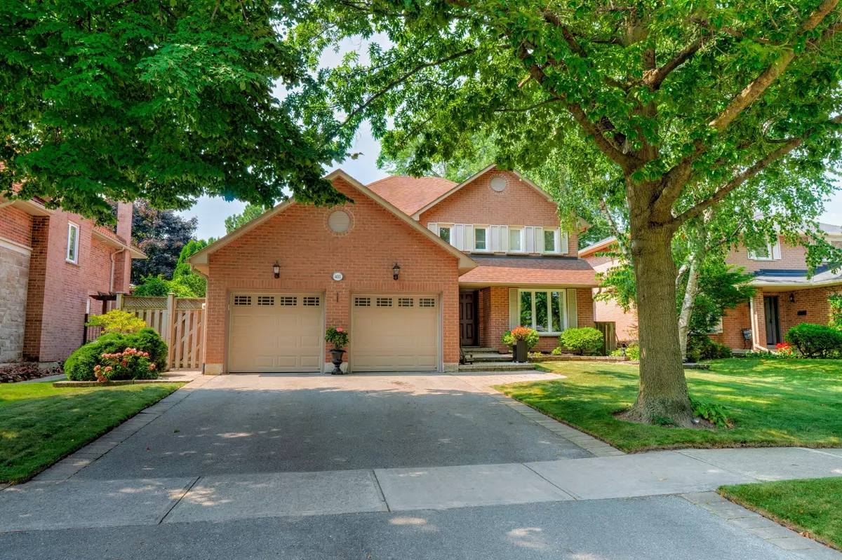 Oakville, ON L6J 6K1,400 Claremont CRES