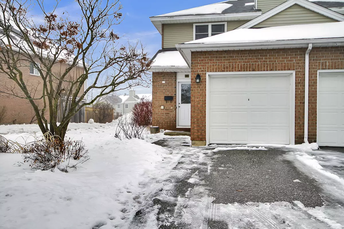 Barrhaven, ON K2J 3X9,15 Bentbrook CRES