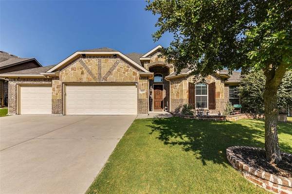 5809 Yellow Rose Court,  Midlothian,  TX 76065