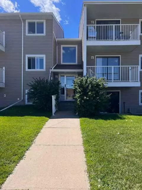 Red Deer, AB T4R 1V4,49 Bennett ST #102