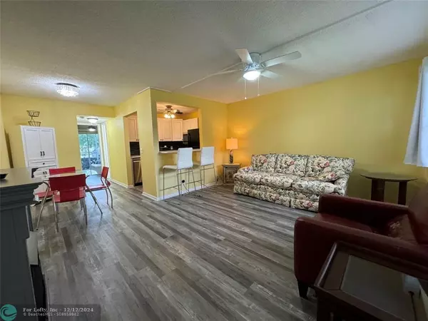 Deerfield Beach, FL 33442,175 Farnham H  #175