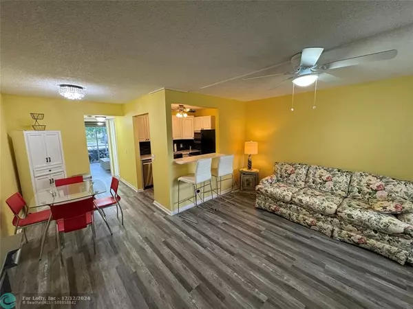 Deerfield Beach, FL 33442,175 Farnham H  #175