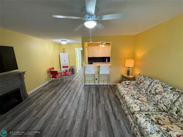 Deerfield Beach, FL 33442,175 Farnham H  #175