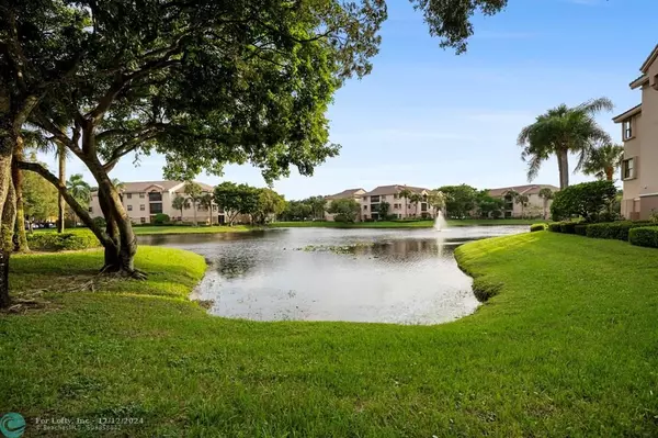 Coconut Creek, FL 33073,4161 Coral Tree Cir  #165