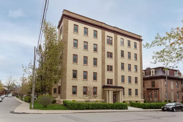 Kingston, ON K7L 3H2,67 Sydenham ST #30