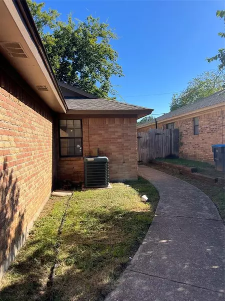 6311 Peggy Drive, Fort Worth, TX 76133