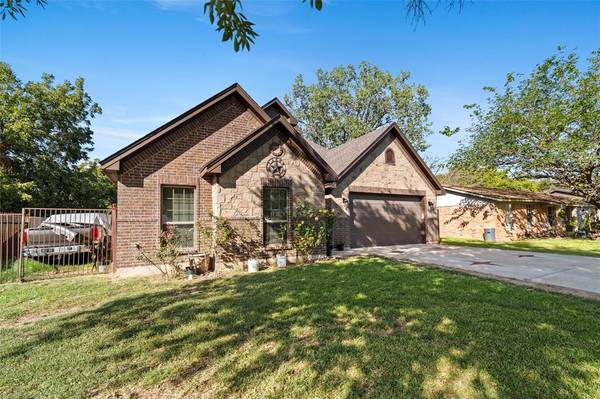 717 Heathcliff Drive, Everman, TX 76140