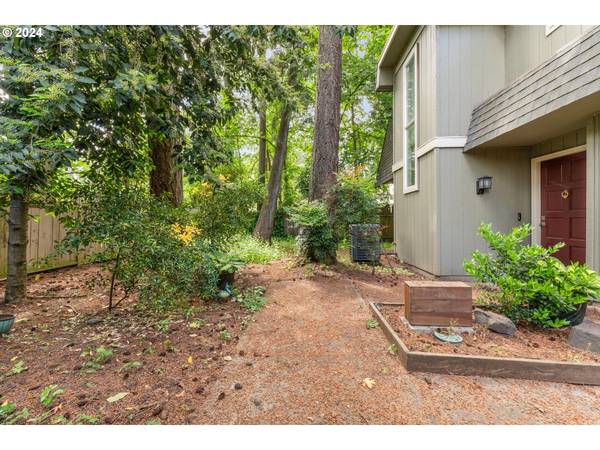 Eugene, OR 97401,1500 NORKENZIE RD #51