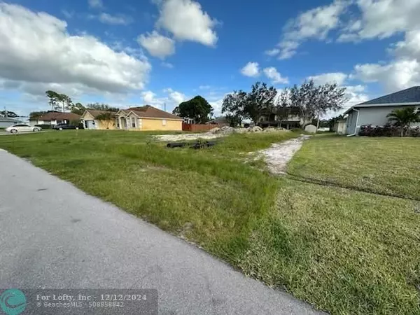 Port St Lucie, FL 34953,1915 SW Glenco St