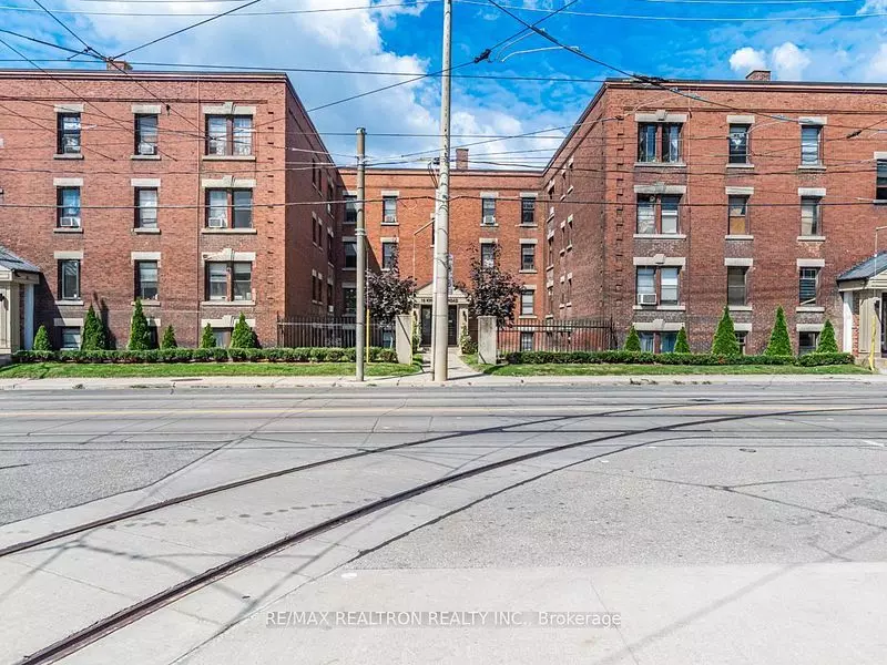 12 Kingston RD #76, Toronto E02, ON M4L 2S4