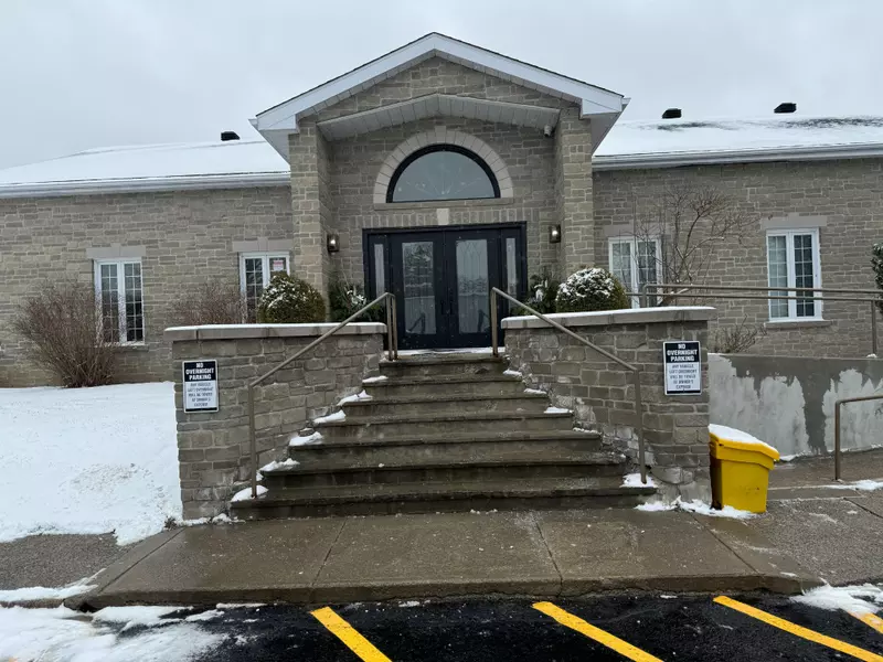 20 Bennett ST #Unit E, Carleton Place, ON K7C 4J9