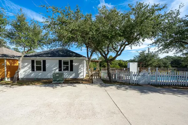 5481 HWY 35 N #14, Rockport, TX 78382