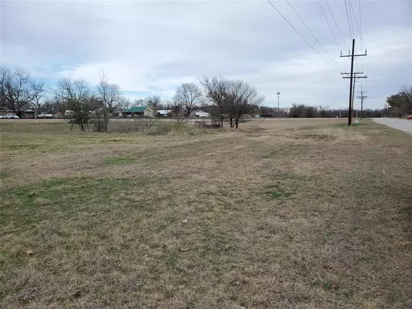 901 W Cherokee Avenue, Comanche, TX 76442