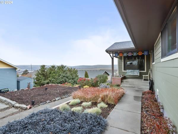 The Dalles, OR 97058,2615 E 12TH ST