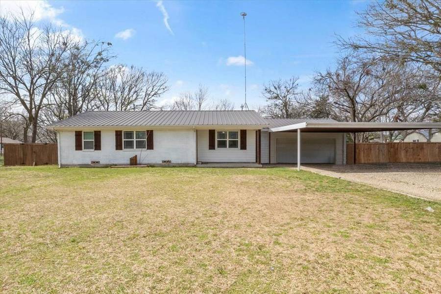 107 S Sycamore Street, Leonard, TX 75452