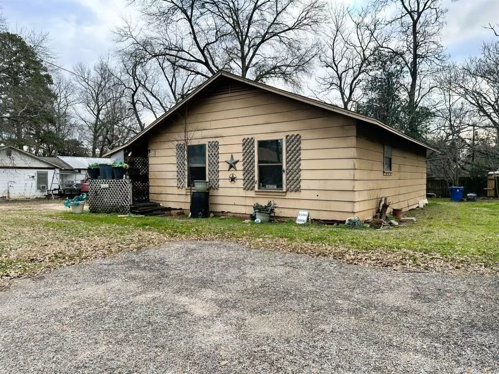 Hawkins, TX 75765,379 W Blackbourn Street