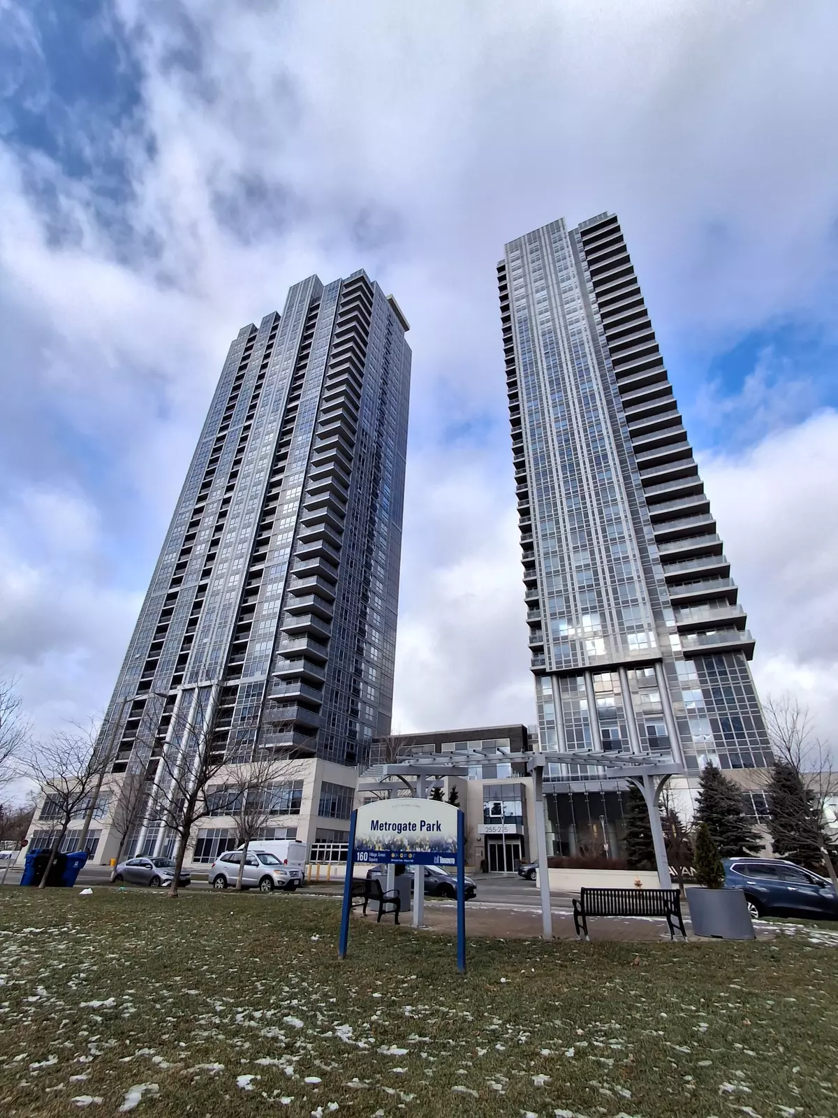 Toronto E07, ON M1S 0L8,275 Village Green SQ #2220