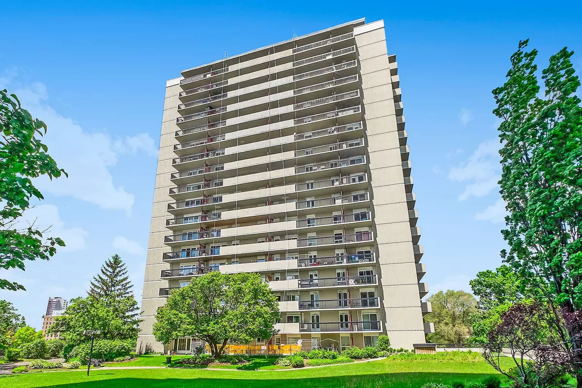 Vanier And Kingsview Park, ON K1L 8C9,158B Mcarthur AVE #1601