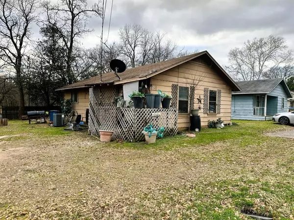 Hawkins, TX 75765,379 W Blackbourn Street