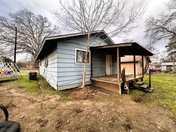 Hawkins, TX 75765,389 W Blackbourn Street