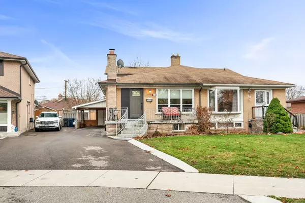 21 FARLEY CRES, Toronto W09, ON M9R 2A5