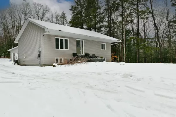 Mcnab/braeside, ON K7S 3G8,523 Stewartville RD