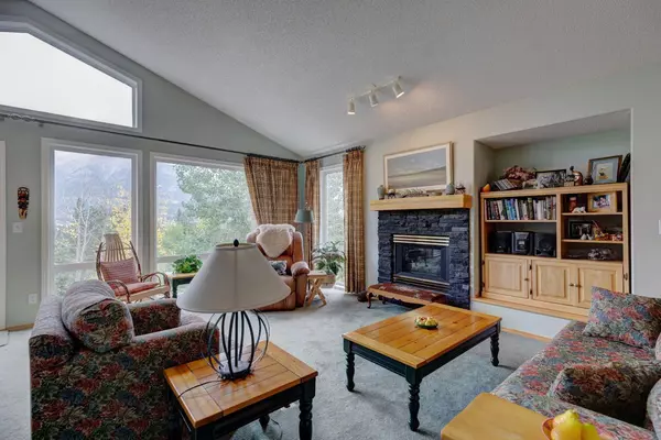 Canmore, AB T1W 2M5,111 Morris