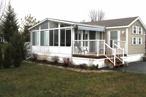 Wasaga Beach, ON L9Y 1X7,36 Huron CIR