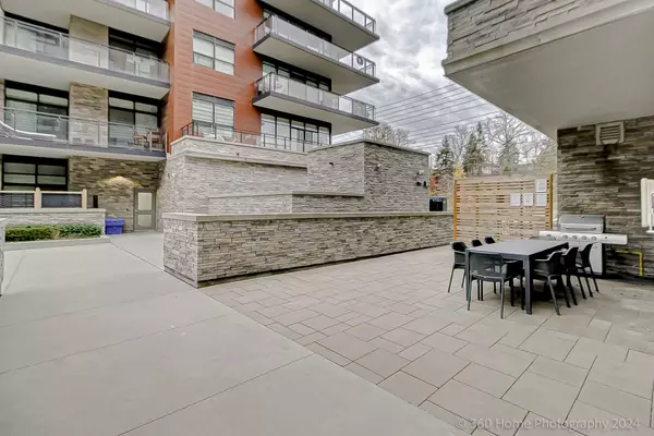 Mississauga, ON L5J 0B1,1575 Lakeshore RD W #227