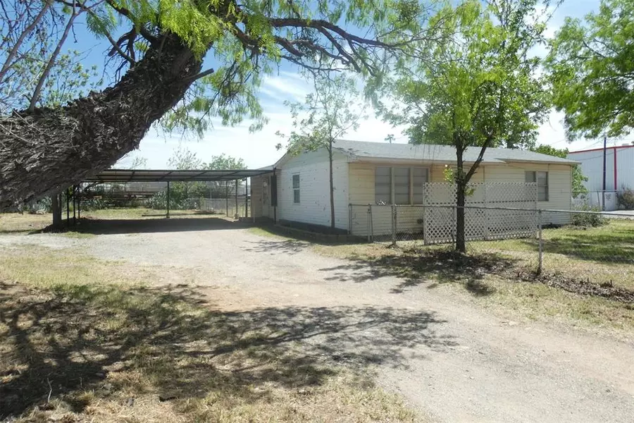 233 T And P Lane, Abilene, TX 79602